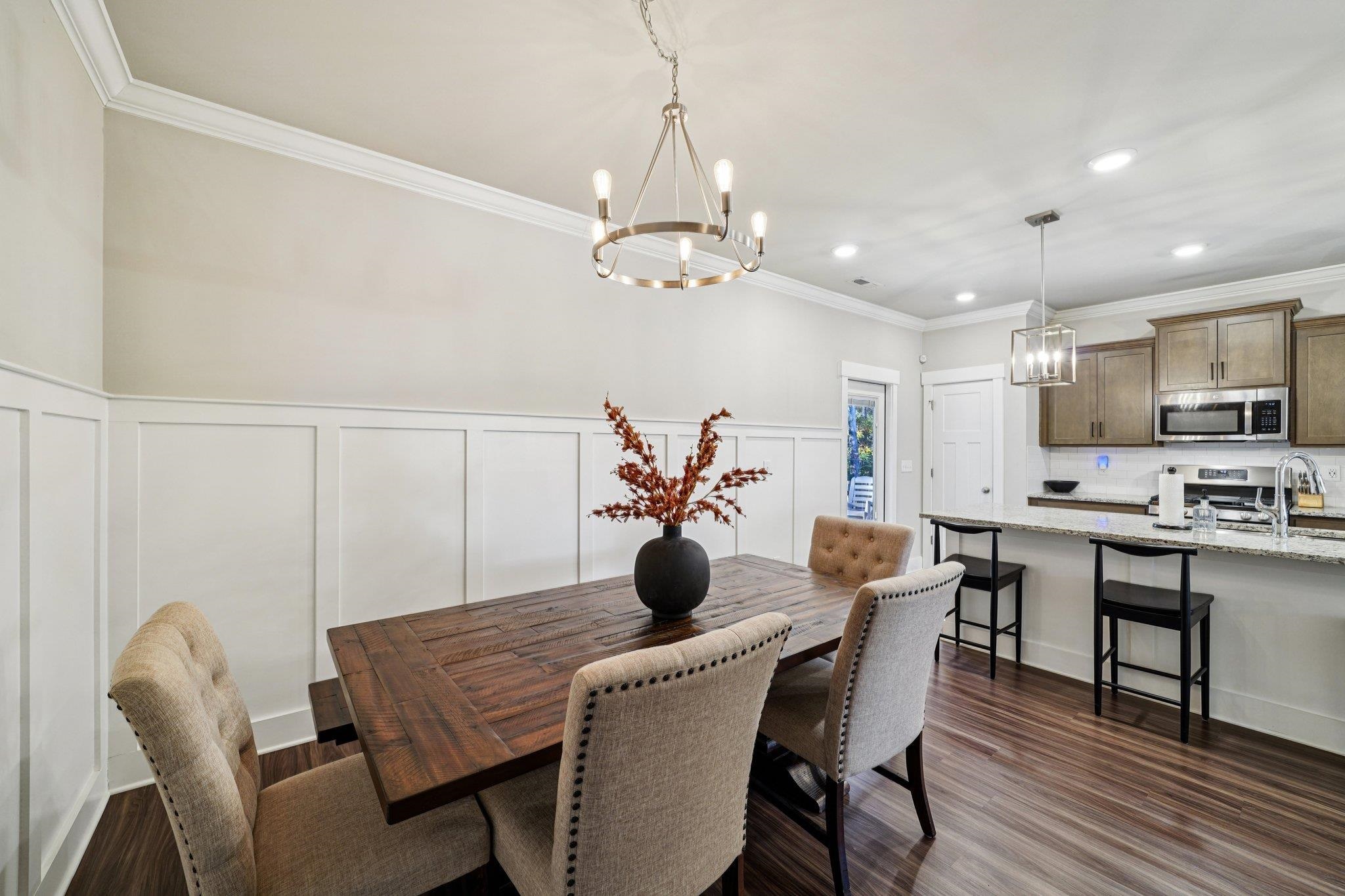 1835 Shadowbrook Ln SE