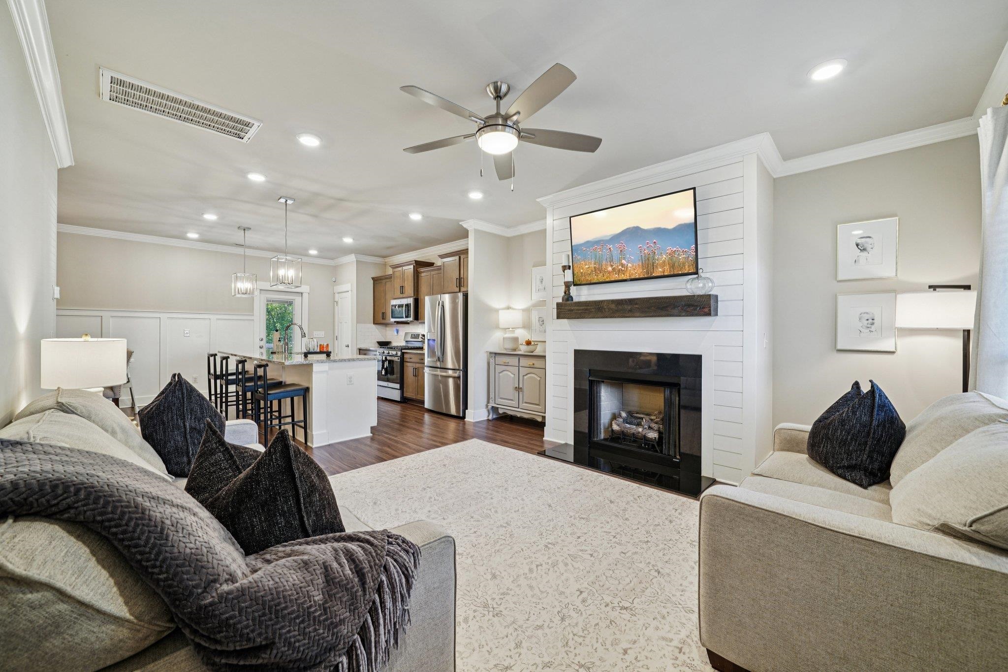 1835 Shadowbrook Ln SE