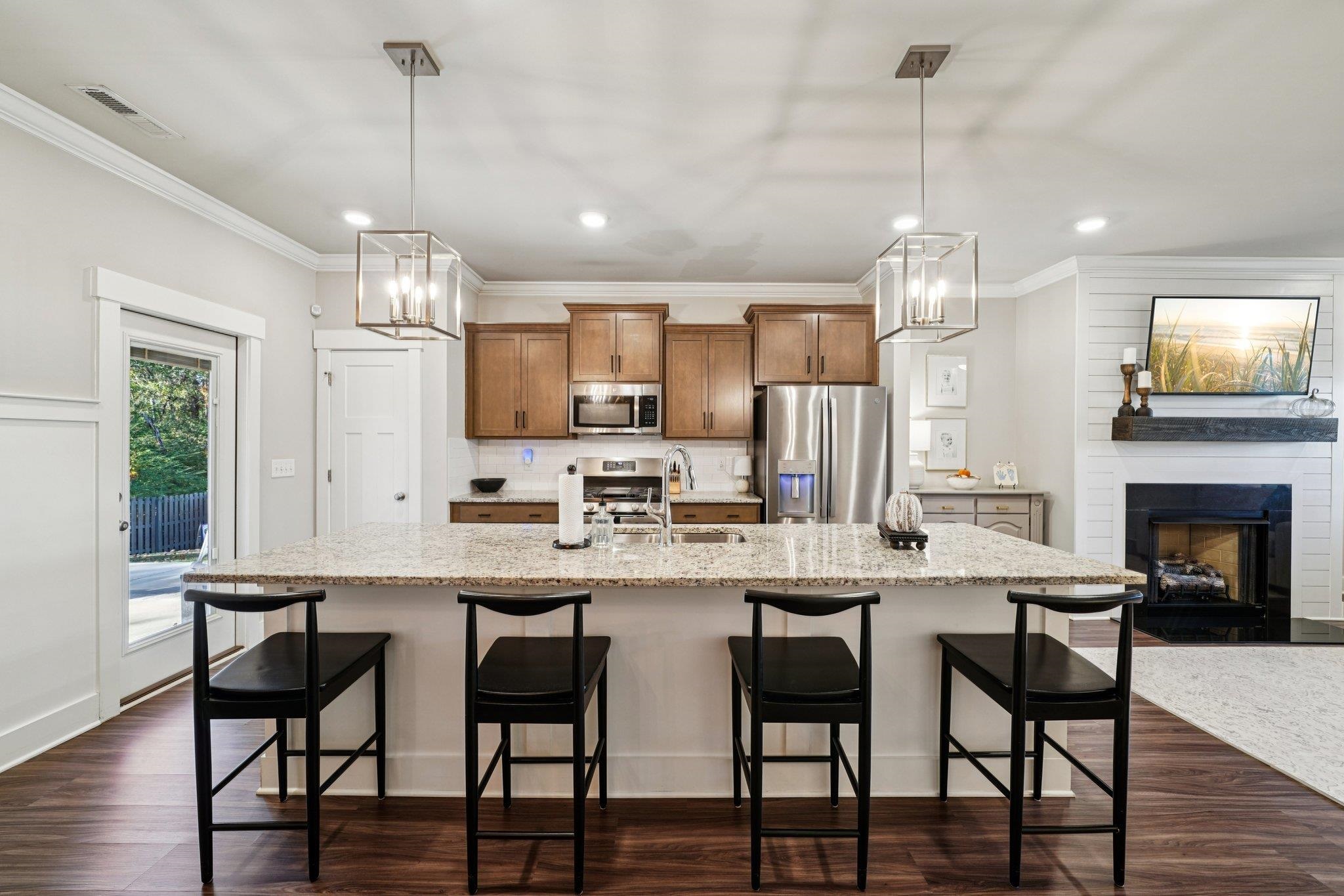 1835 Shadowbrook Ln SE