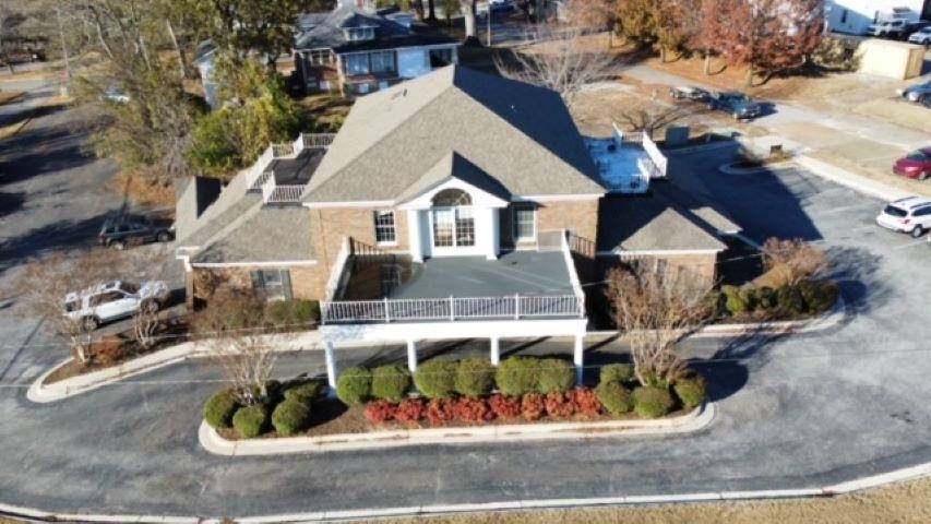 302 W Dr Hicks Blvd