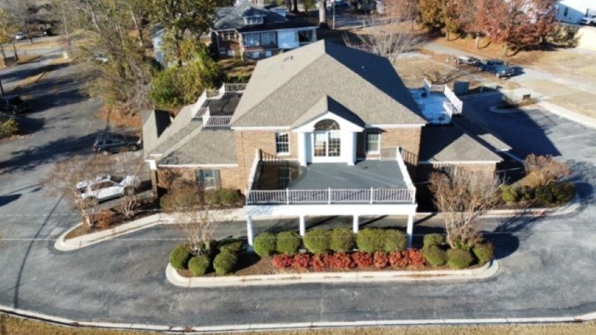 302 W Dr Hicks Blvd