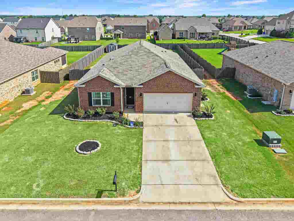 Photo of 25020 Delilah Cir, Athens, AL 35613 (MLS # 529512)