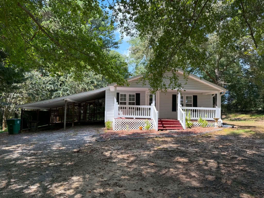 Photo of 173 Co Rd 1231, Vinemont, AL 35179 (MLS # 530986)