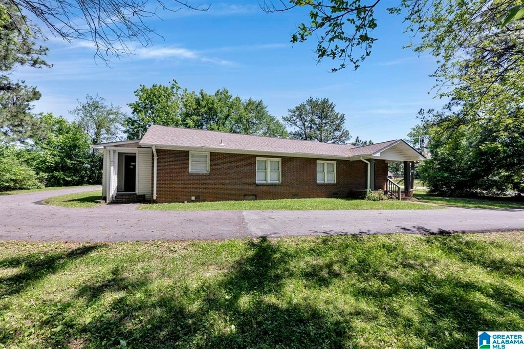 Photo of 2101 Main Ave SW, Cullman, AL 35055 (MLS # 531027)