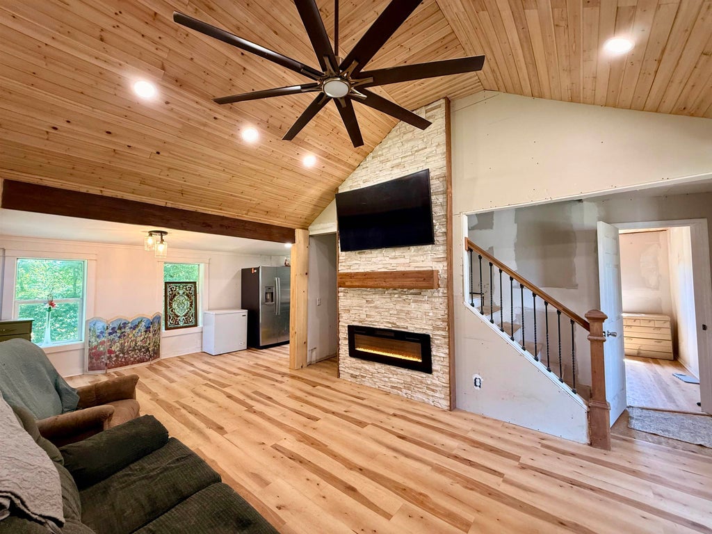 Photo of 374 Stateline Rd, Loretto, TN 38469 (MLS # 529370)