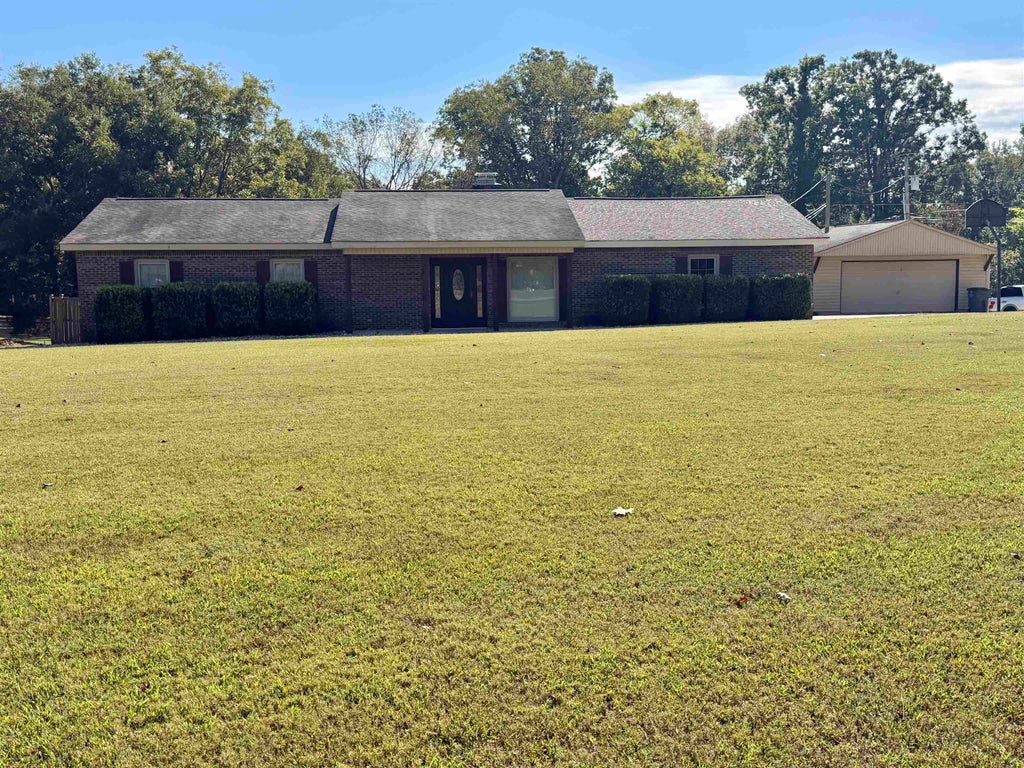 Photo of 301 Cypress Cv, Florence, AL 35634 (MLS # 531894)