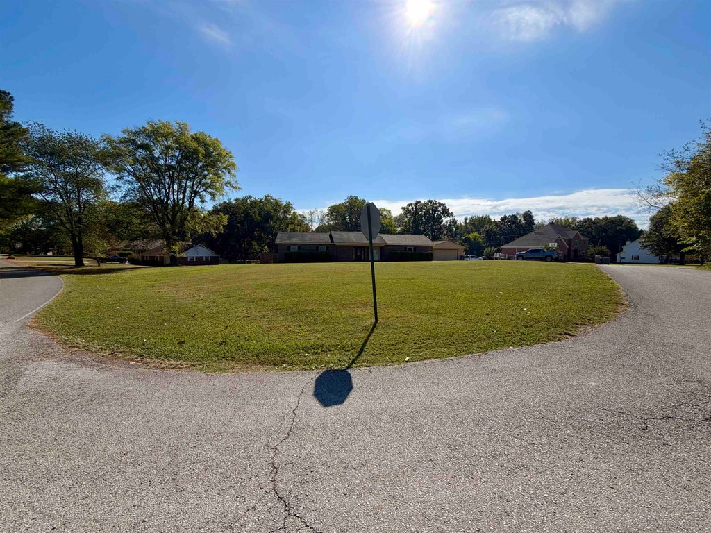 Photo of 301 Cypress Cv, Florence, AL 35634 (MLS # 531894)