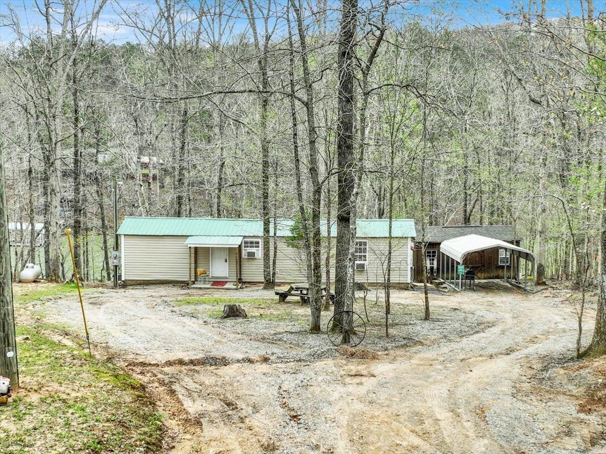 671 Maggie Ln