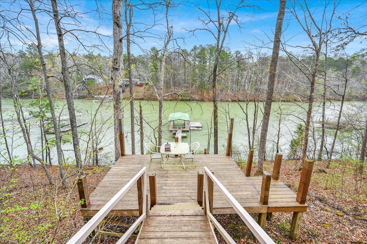 671 Maggie Ln