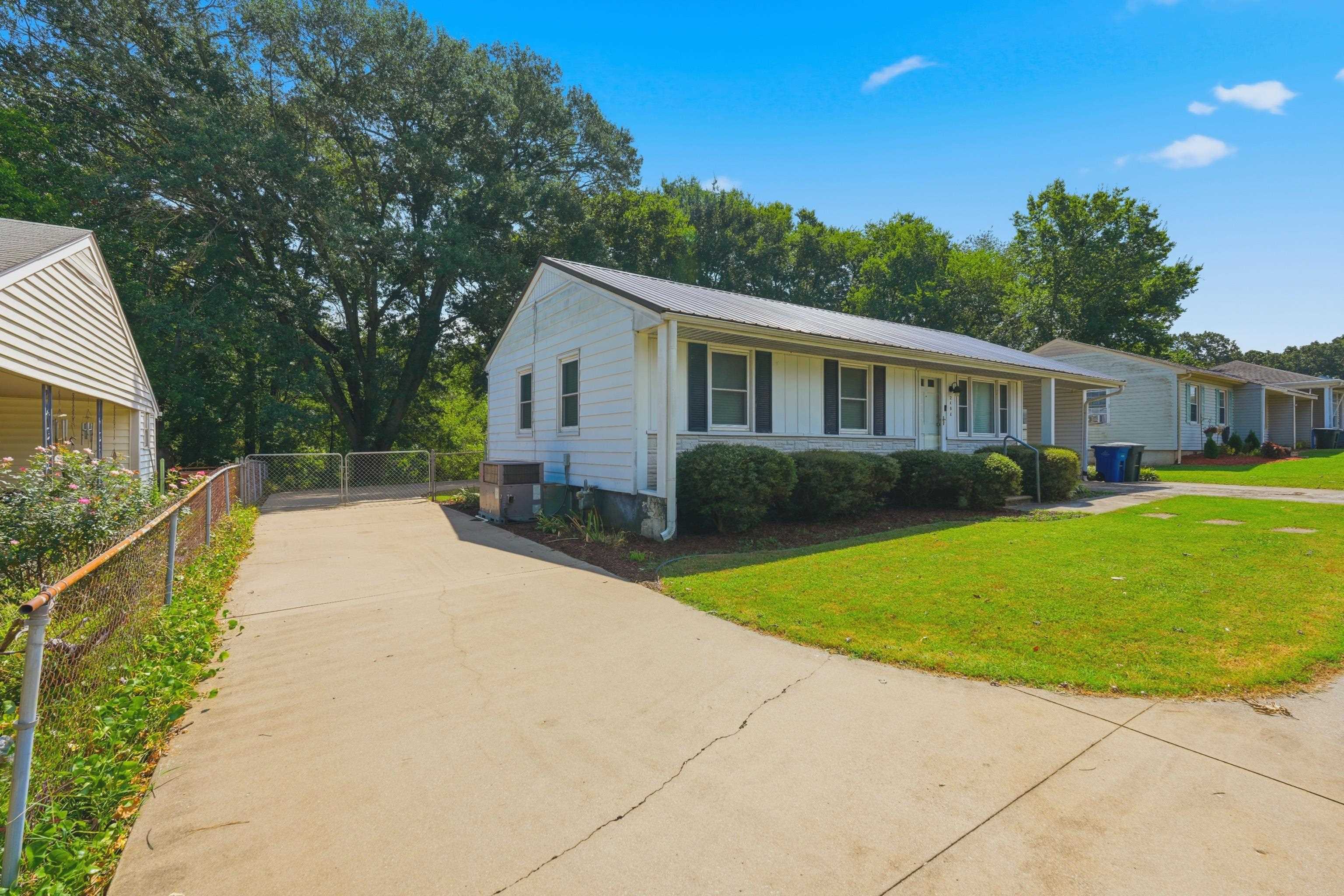 2484 Chisholm Rd