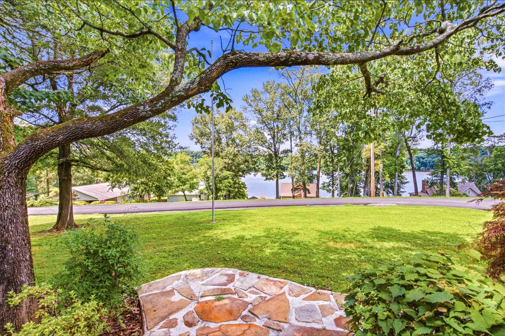 Photo of 19758 Riverside St, Athens, AL 35611 (MLS # 529728)