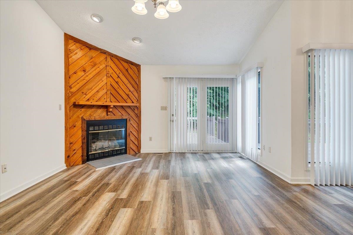 206 Sheppard Avenue