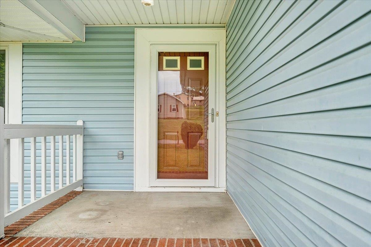 206 Sheppard Avenue