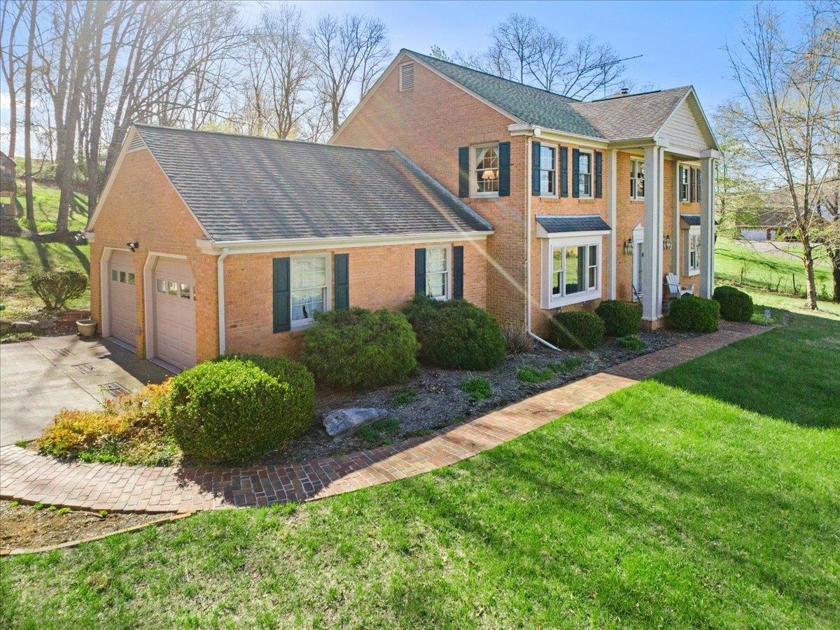 1192 ROUND MEADOW Drive