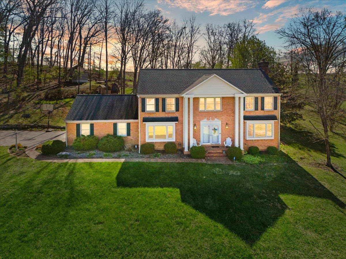 1192 ROUND MEADOW Drive