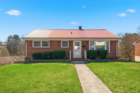 205 Roundhill Drive Christiansburg VA 24073