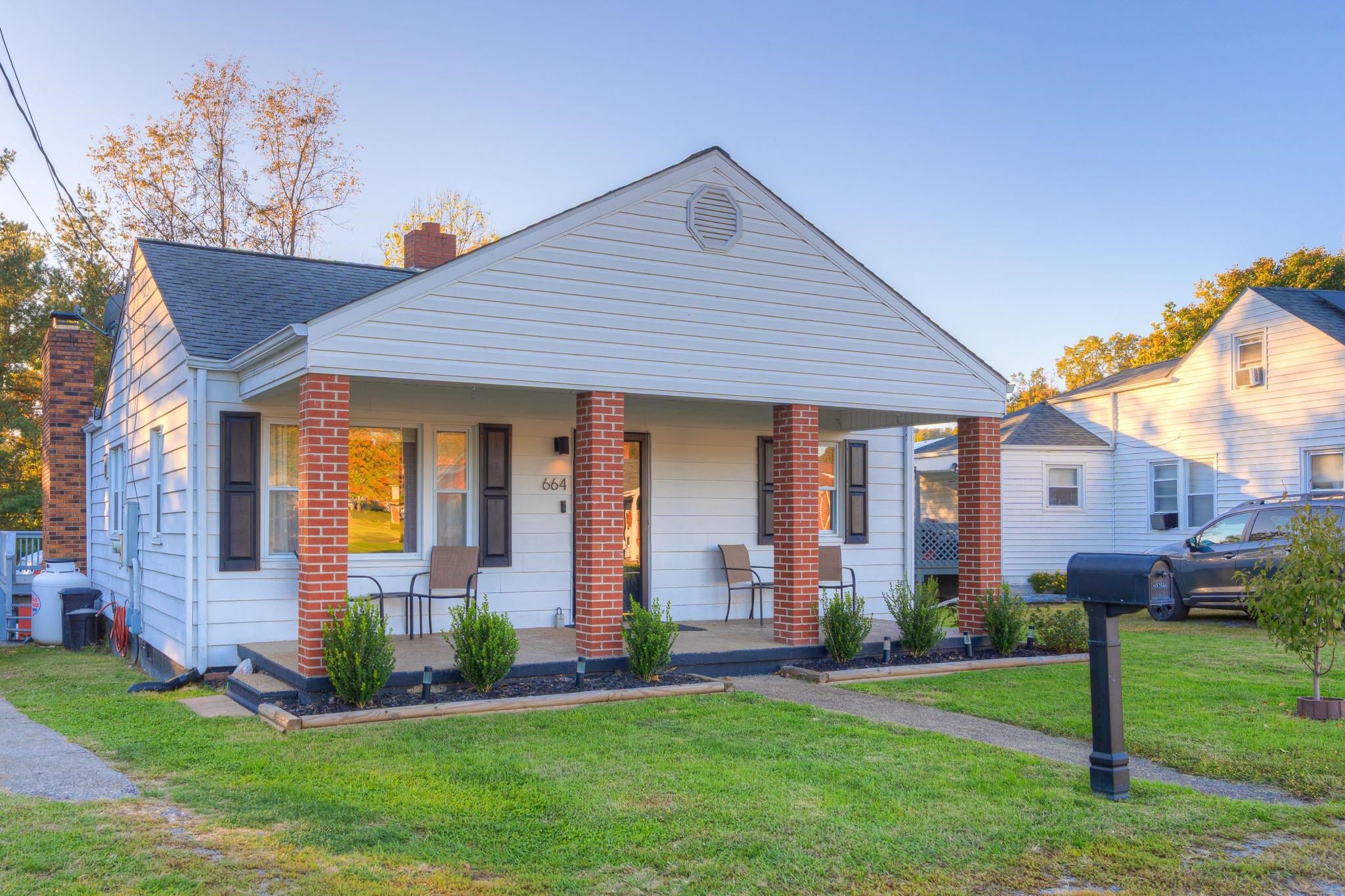 664 Mercer Road