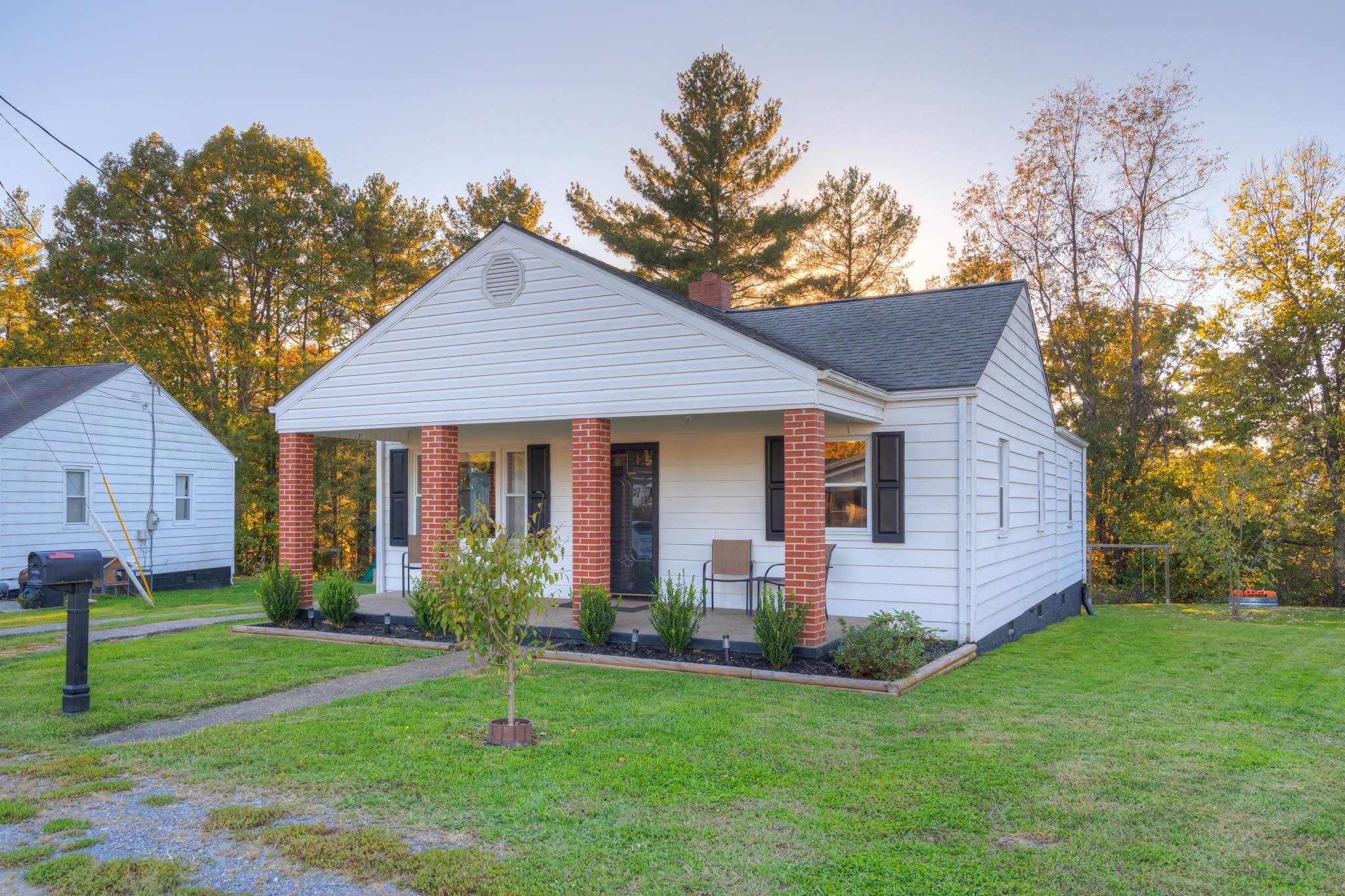 664 Mercer Road