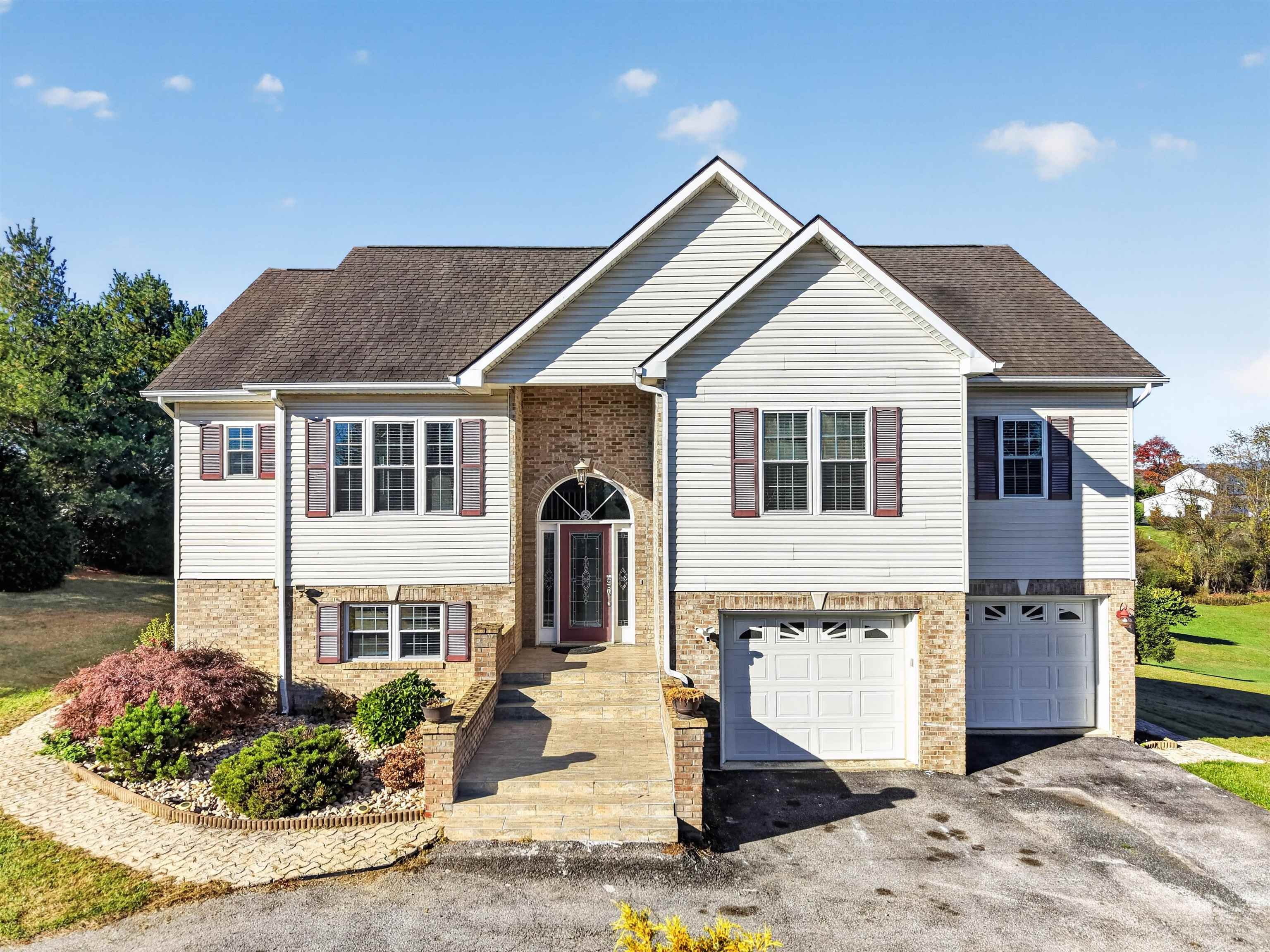 1701 Stratford View Drive