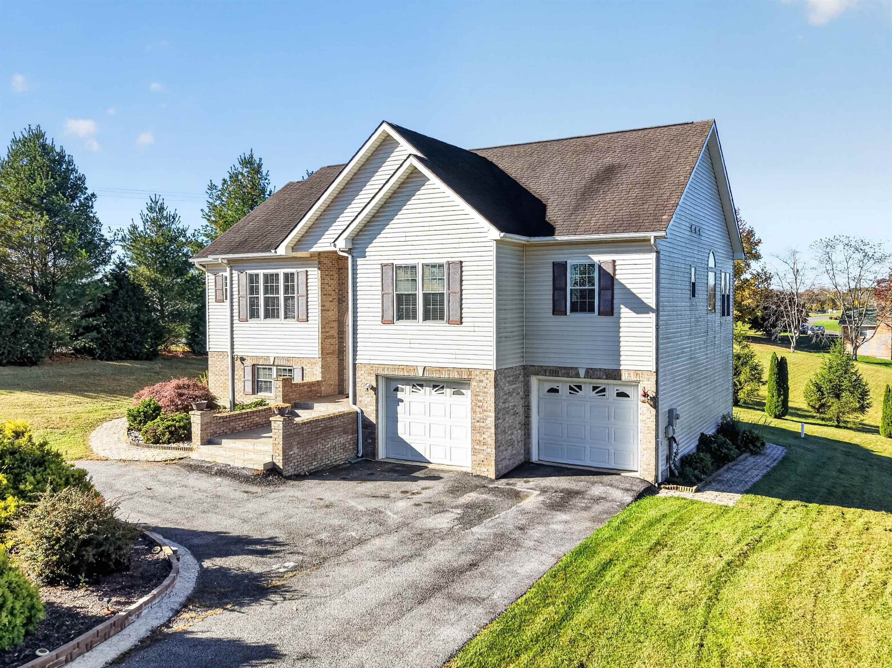 1701 Stratford View Drive