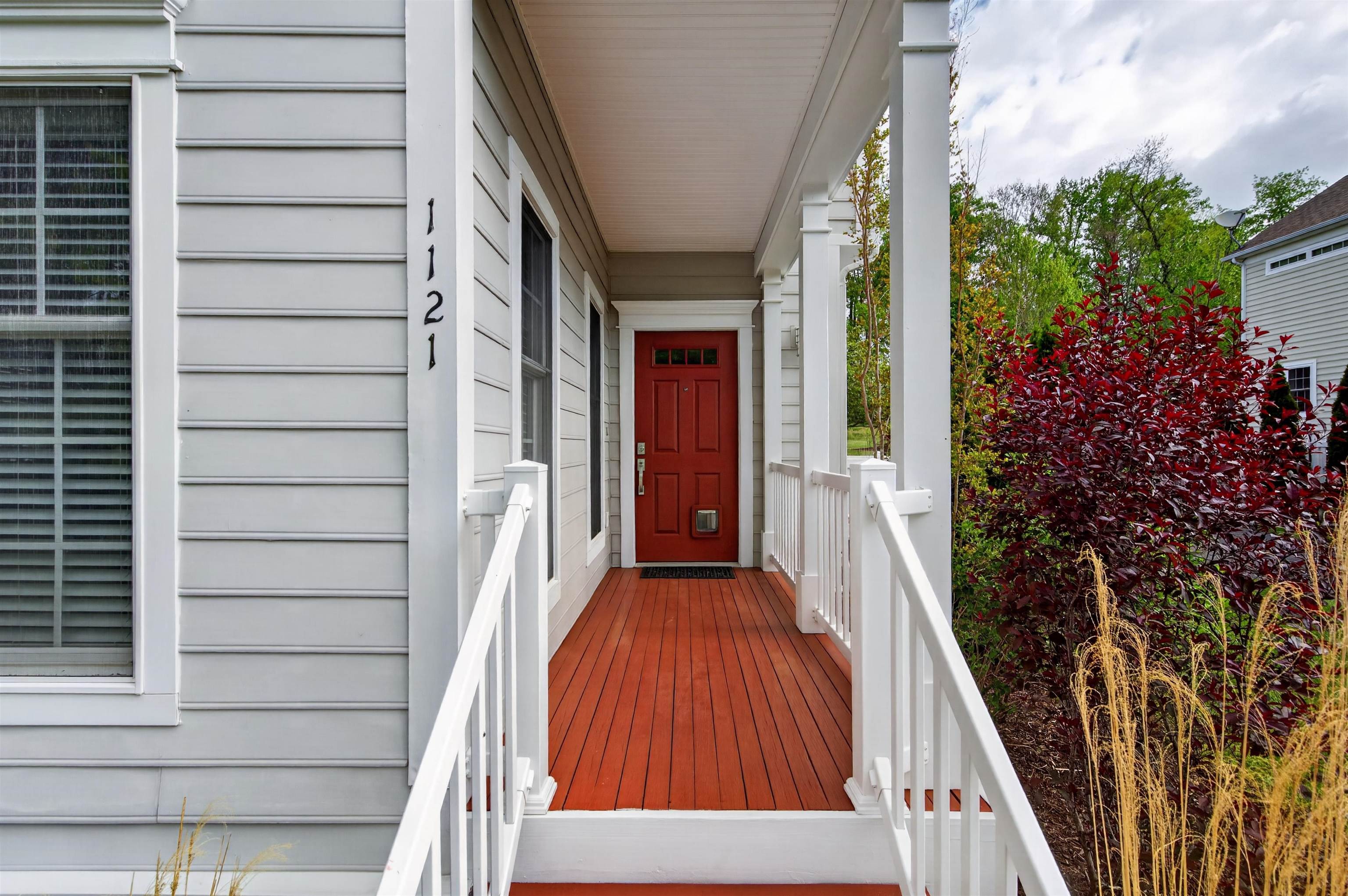 1121 Brook Circle