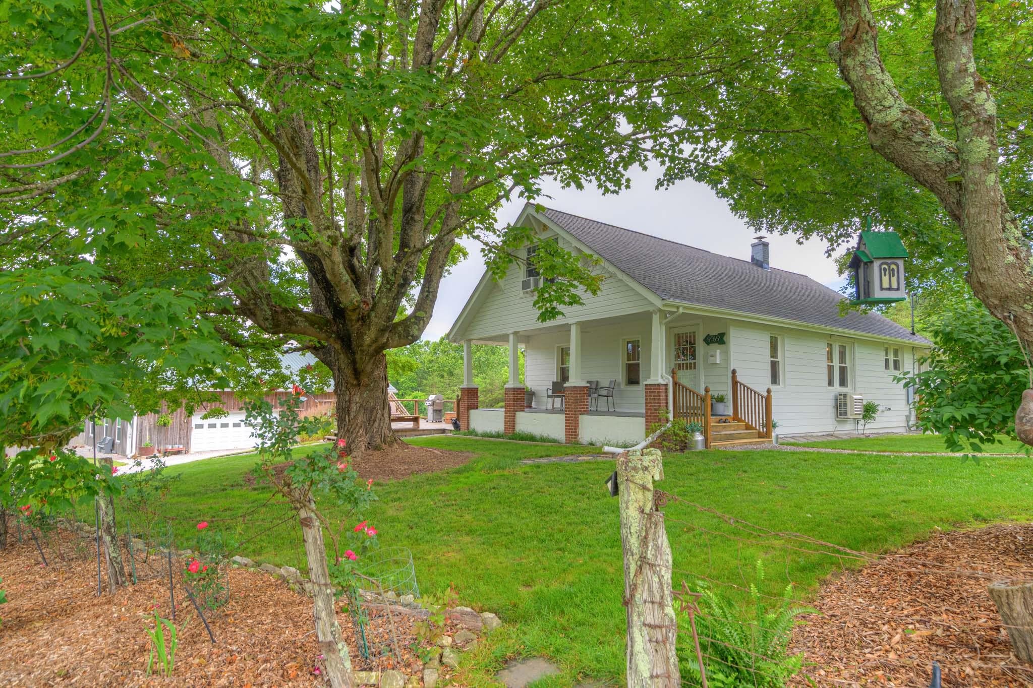9169 BEAR CLAW FARMS Lane