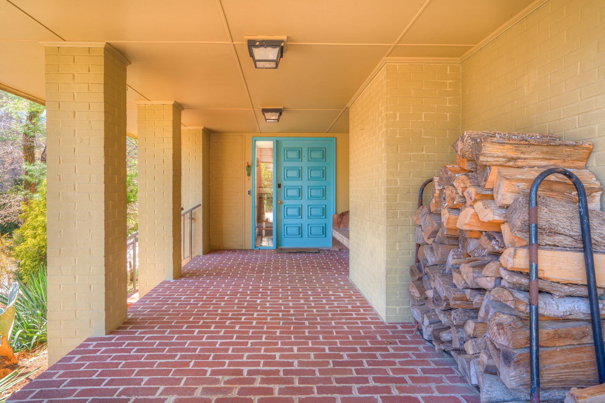 1002 Highland Circle