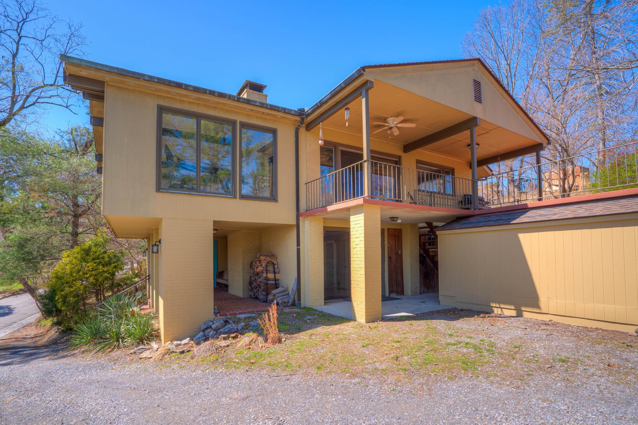 1002 Highland Circle