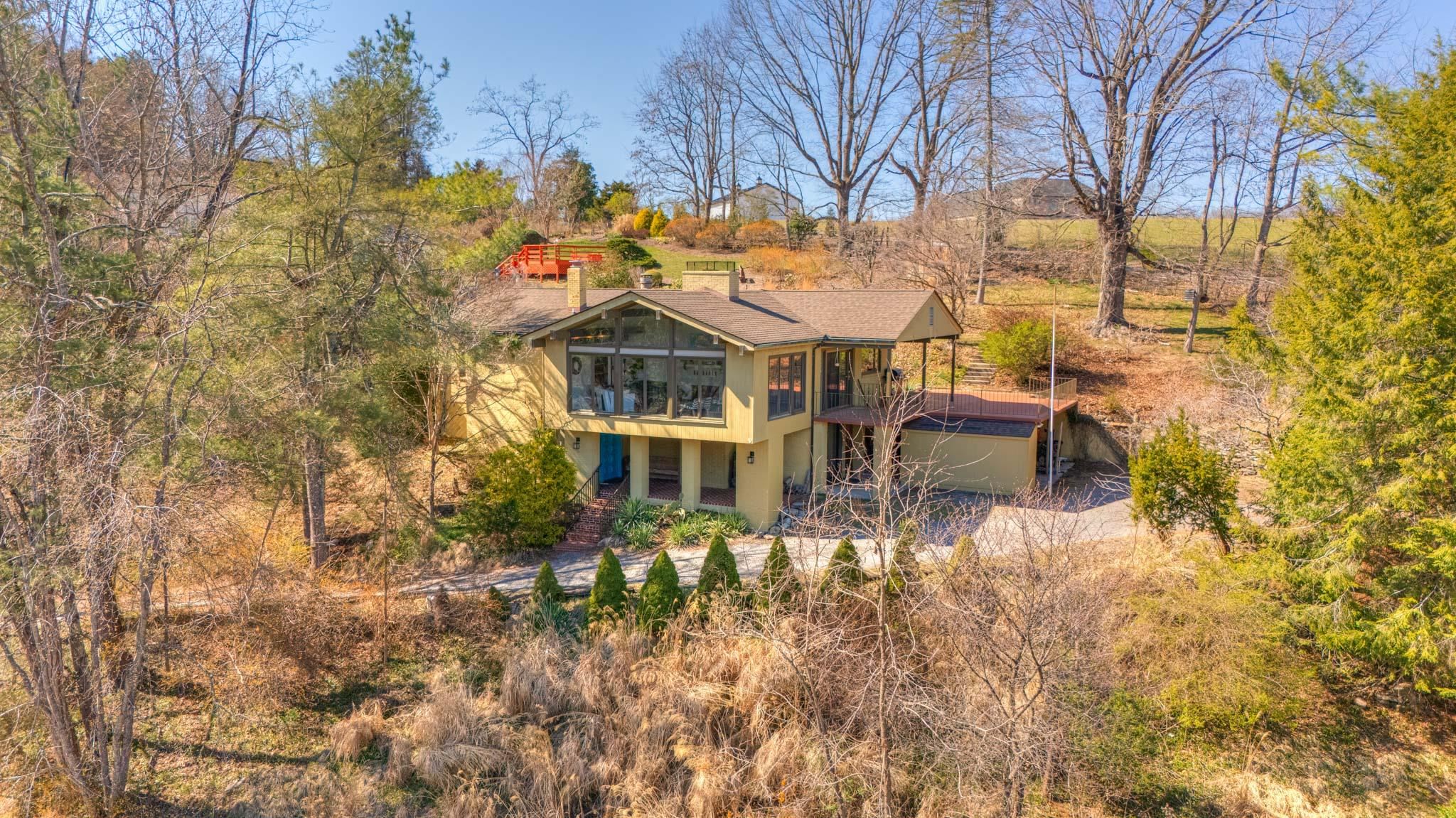 1002 Highland Circle