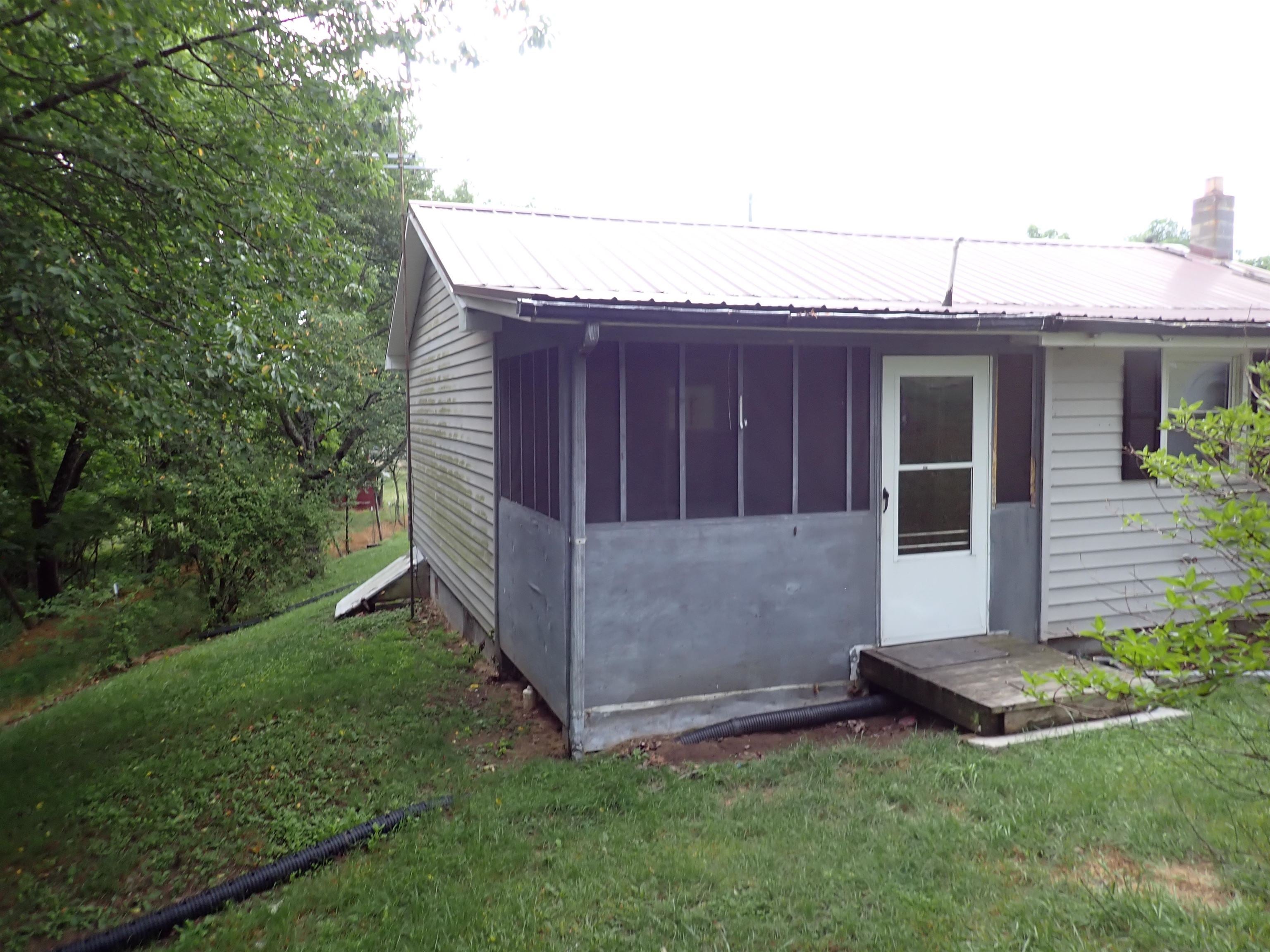 4884 Veterans Hill Road