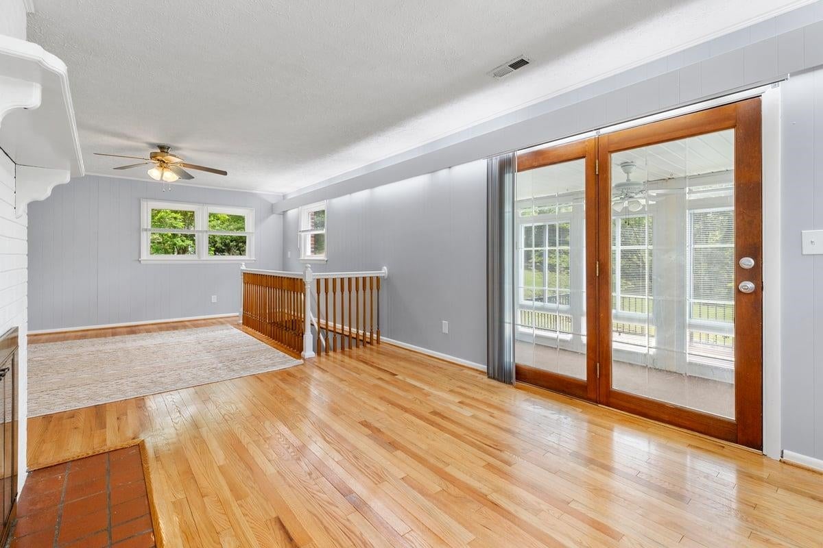 Listing 11
