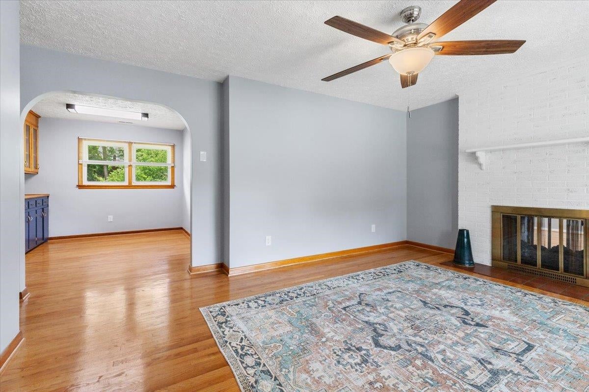 Listing 11