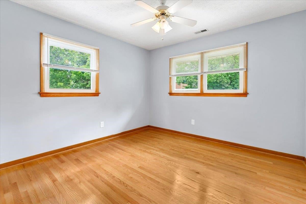 Listing 11