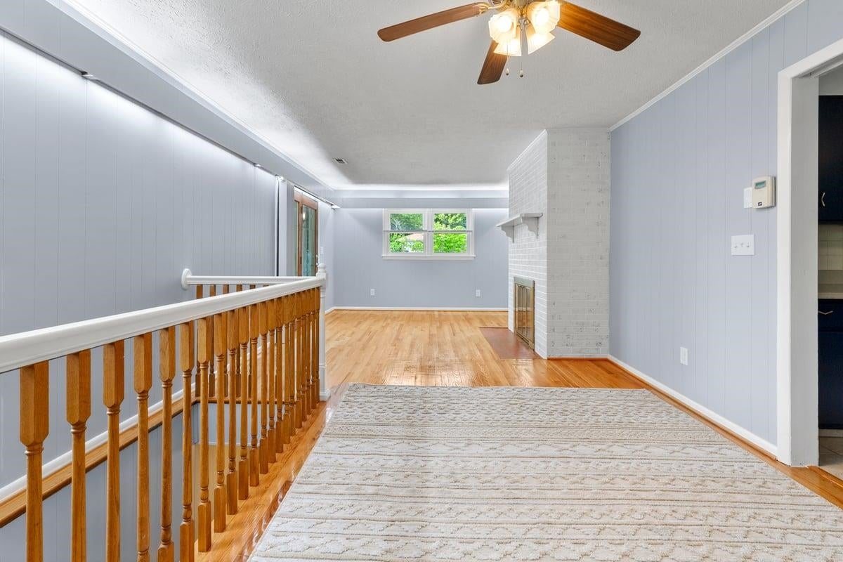 Listing 11