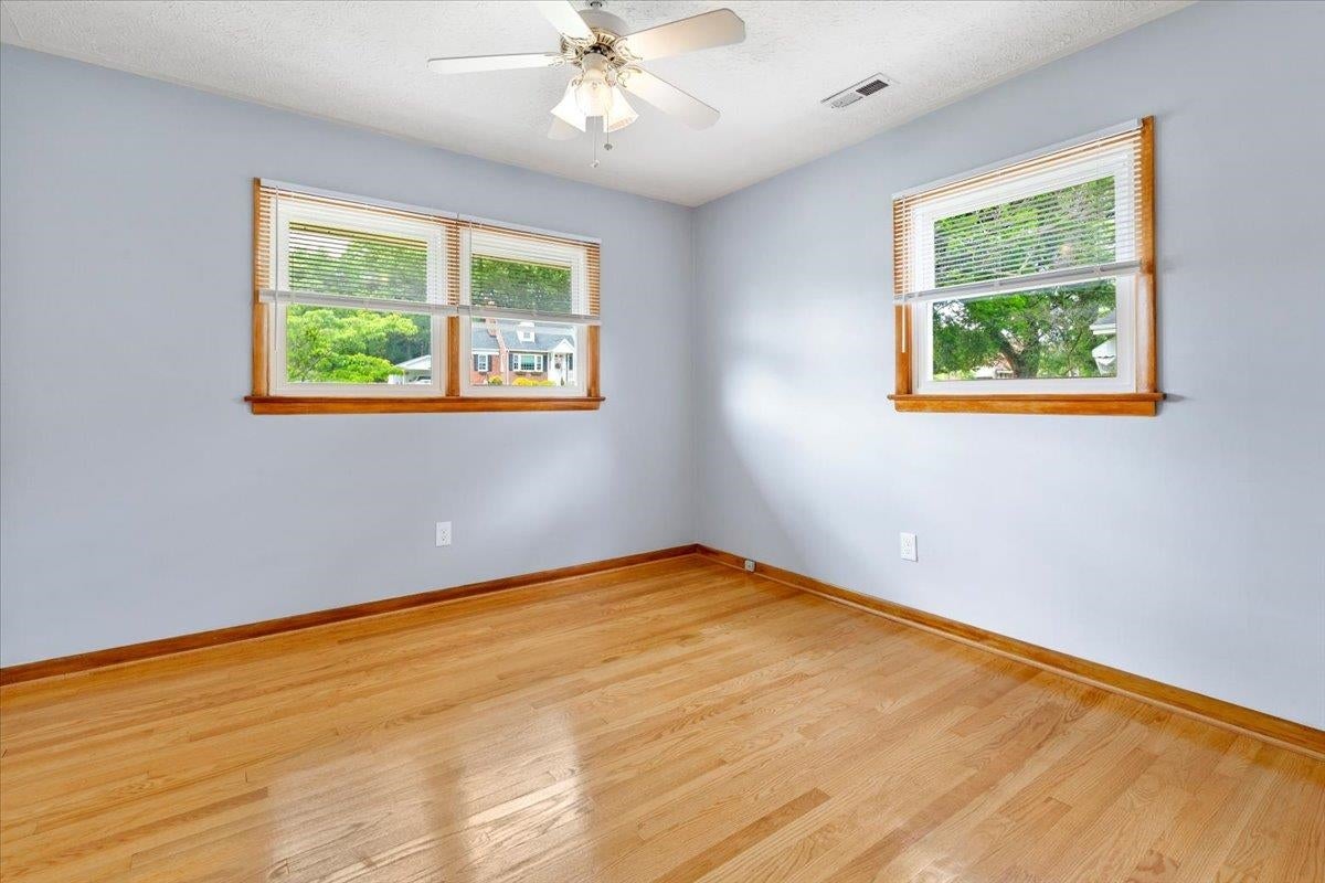 Listing 11