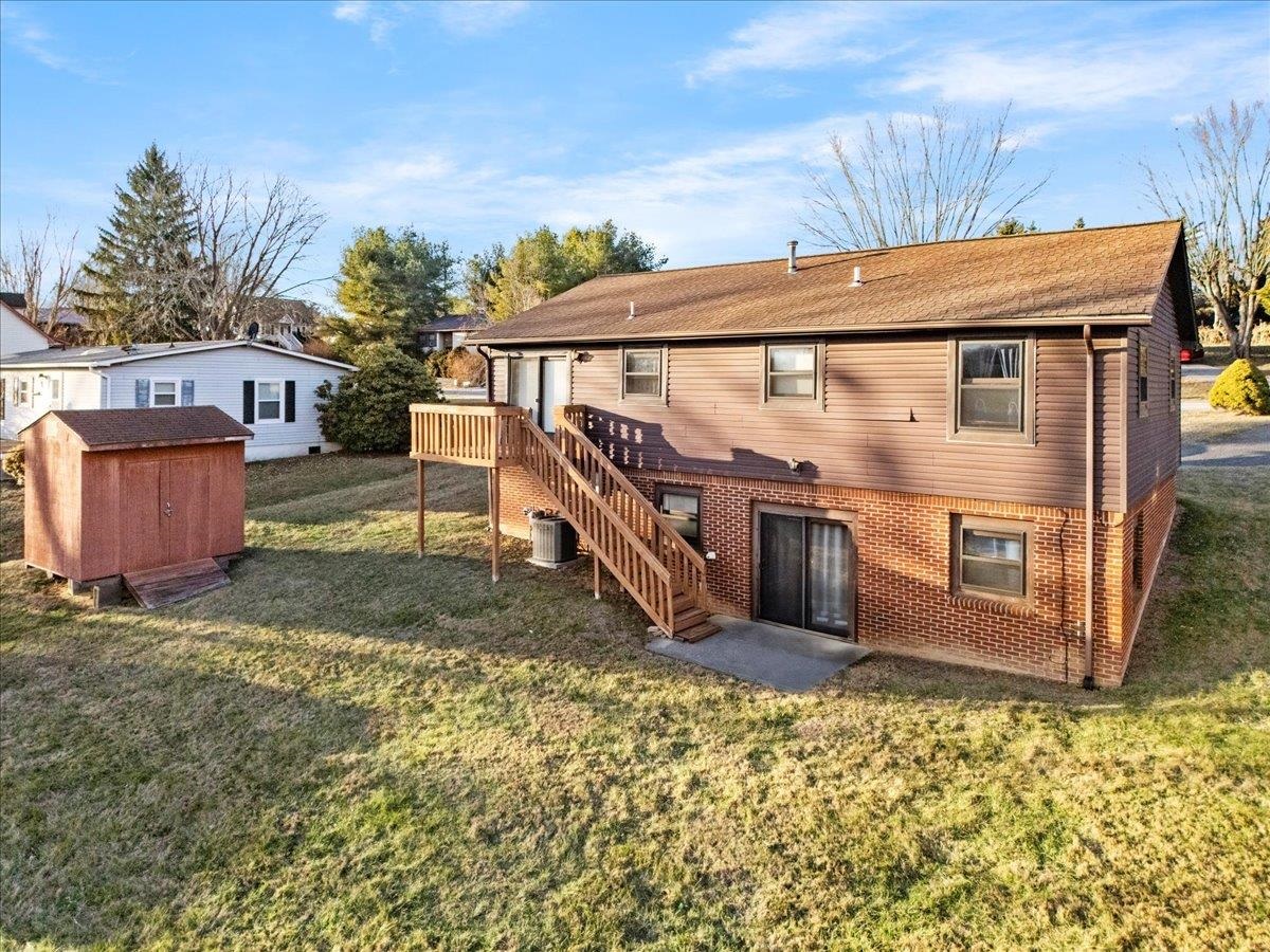 595 Freedom Viaduct NW