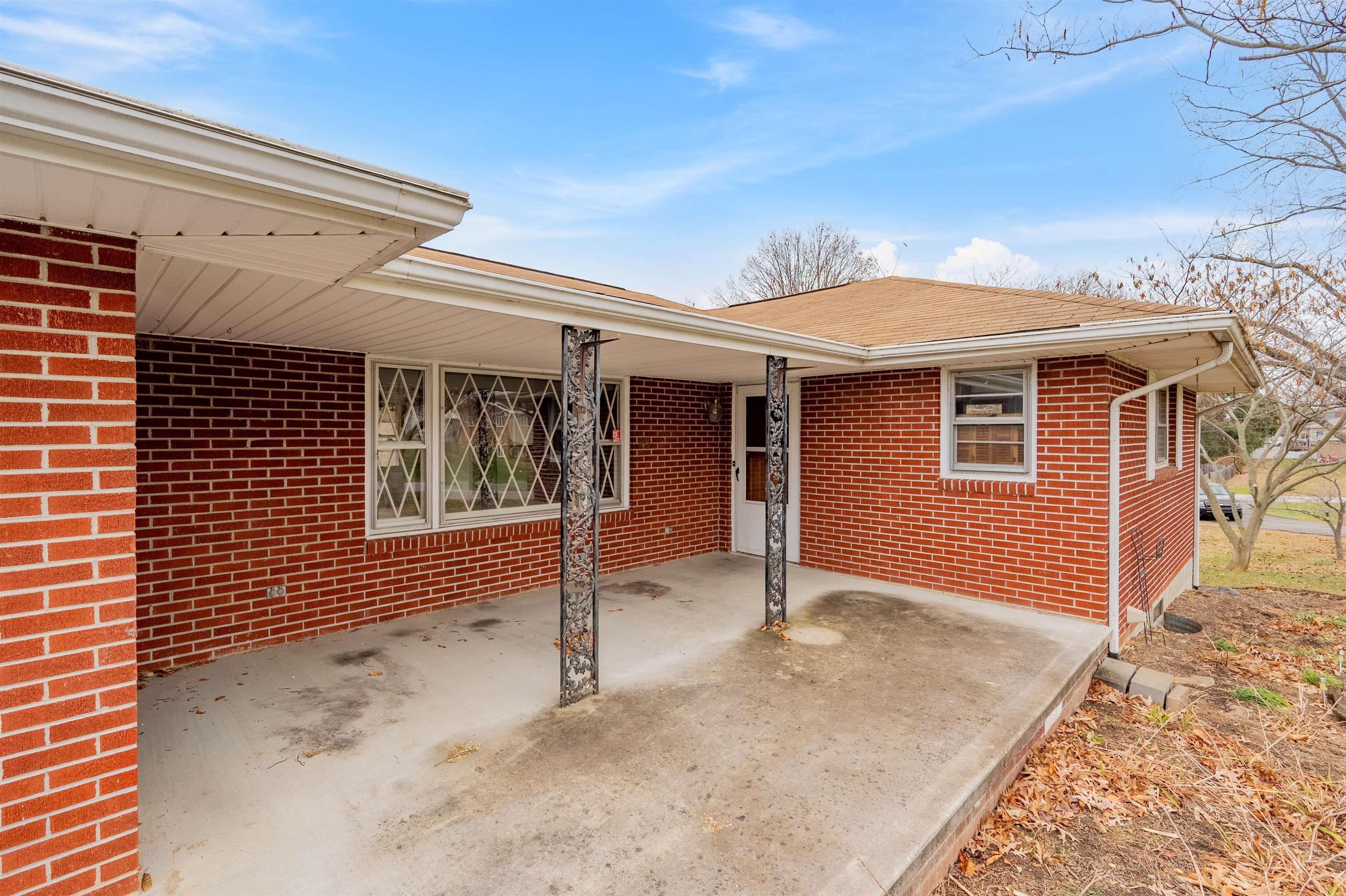 935 HUMMINGBIRD Drive SW