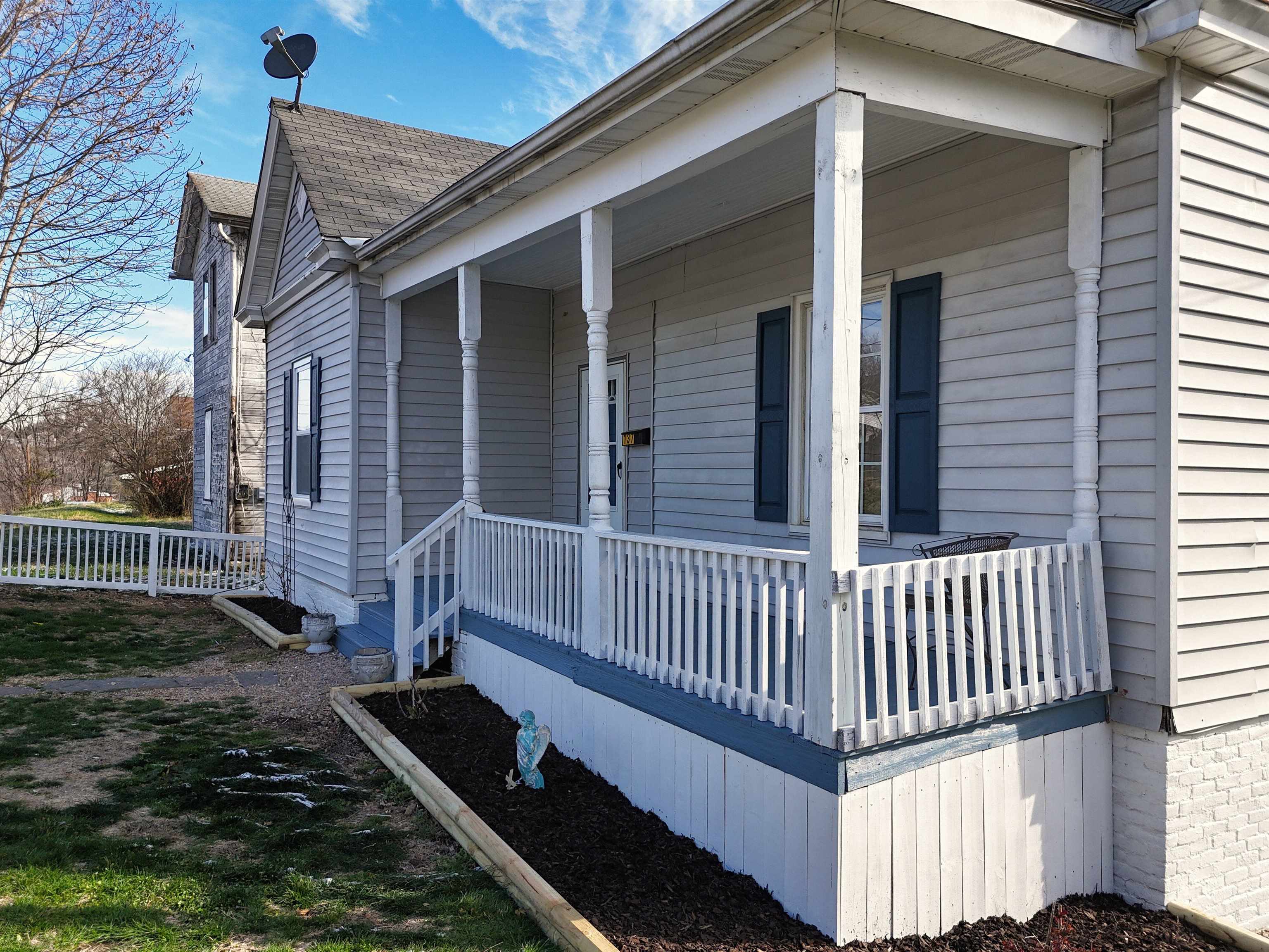 137 LAGRANGE Street