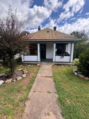 600 BRUSSELS AVE, CLIFTON FORGE, VA 24422 - Image 2b59092e421e567d31cbb7e90c887d06/1503182728