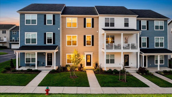 2033 CONEFLOWER LN, BLACKSBURG, VA 24060 - Image 2cccd4388befd61e00eaa386c3df67c4/3920417822