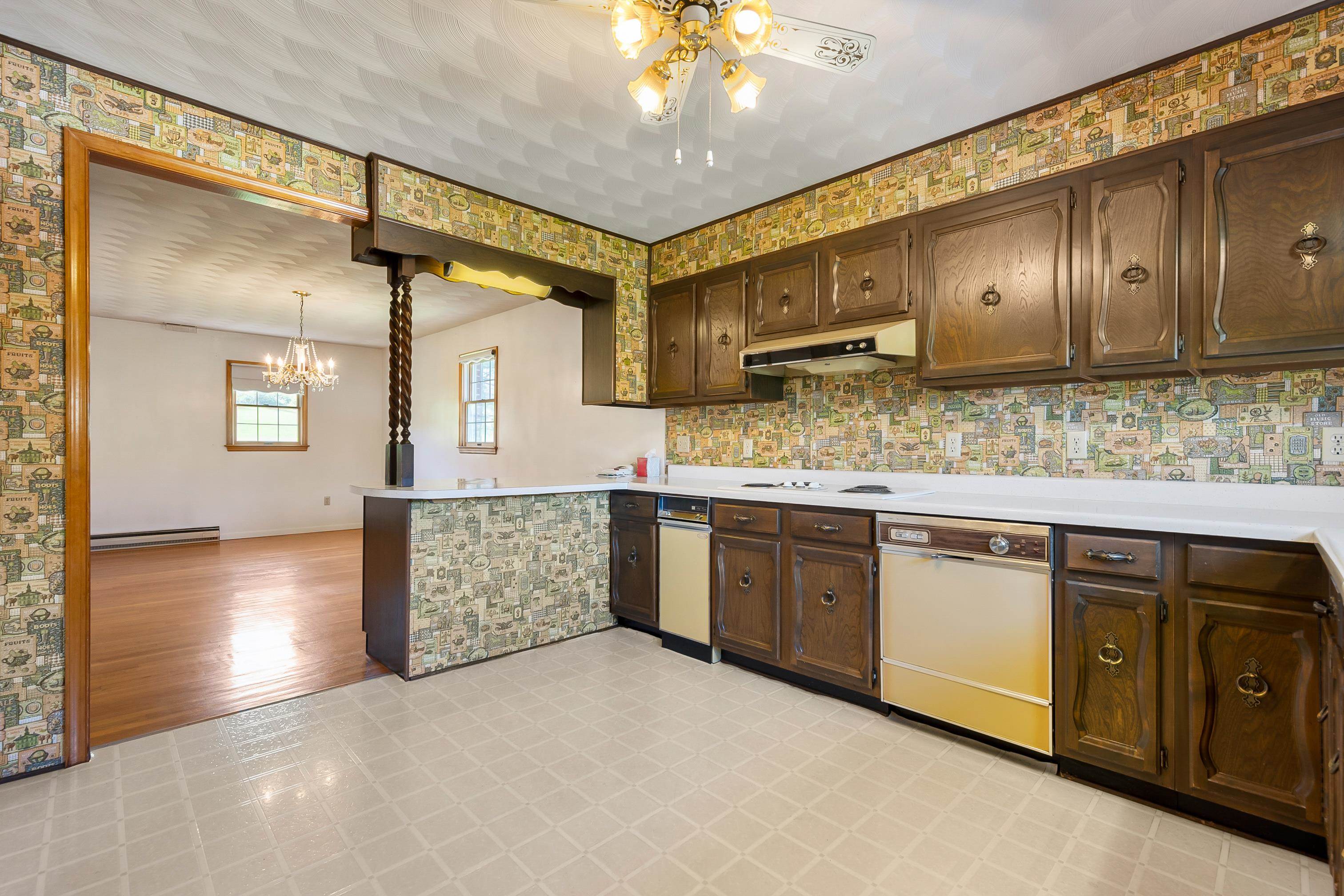 Rural Retreat, Virginia 24368, United States, 3 Bedrooms Bedrooms, ,3 BathroomsBathrooms,Residential,Pending,59132