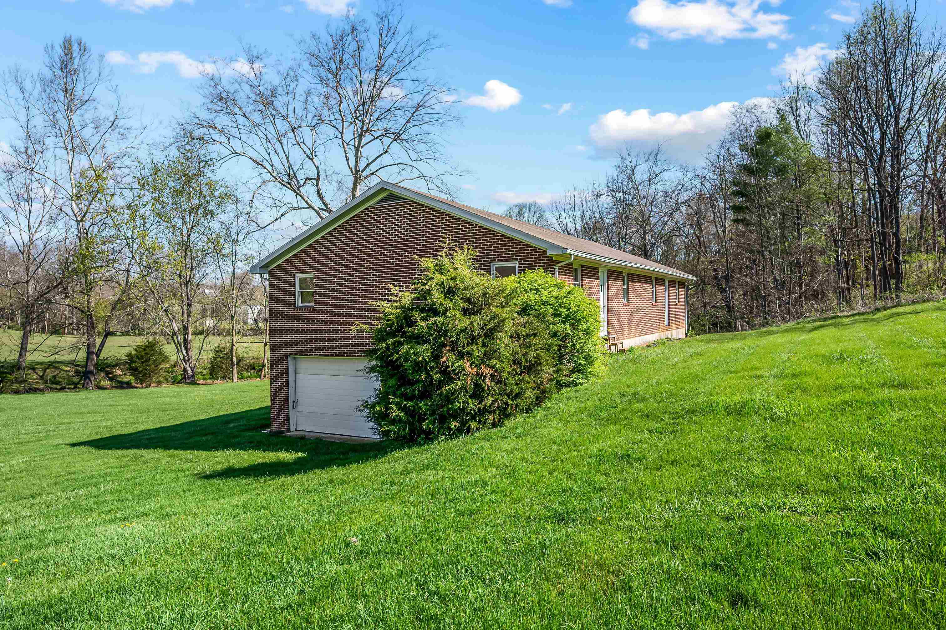 Rural Retreat, Virginia 24368, United States, 3 Bedrooms Bedrooms, ,3 BathroomsBathrooms,Residential,Pending,59132