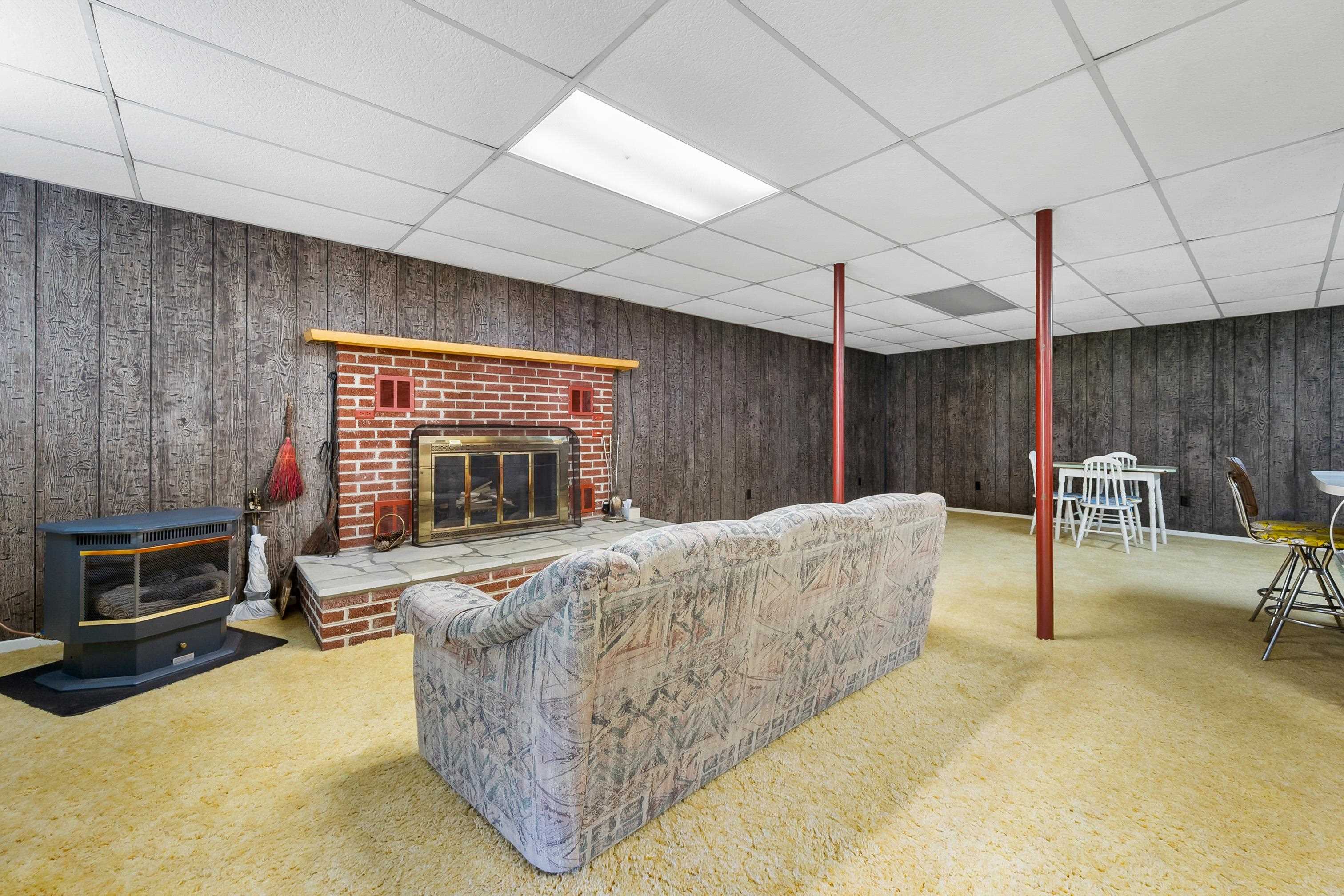 Rural Retreat, Virginia 24368, United States, 3 Bedrooms Bedrooms, ,3 BathroomsBathrooms,Residential,Pending,59132