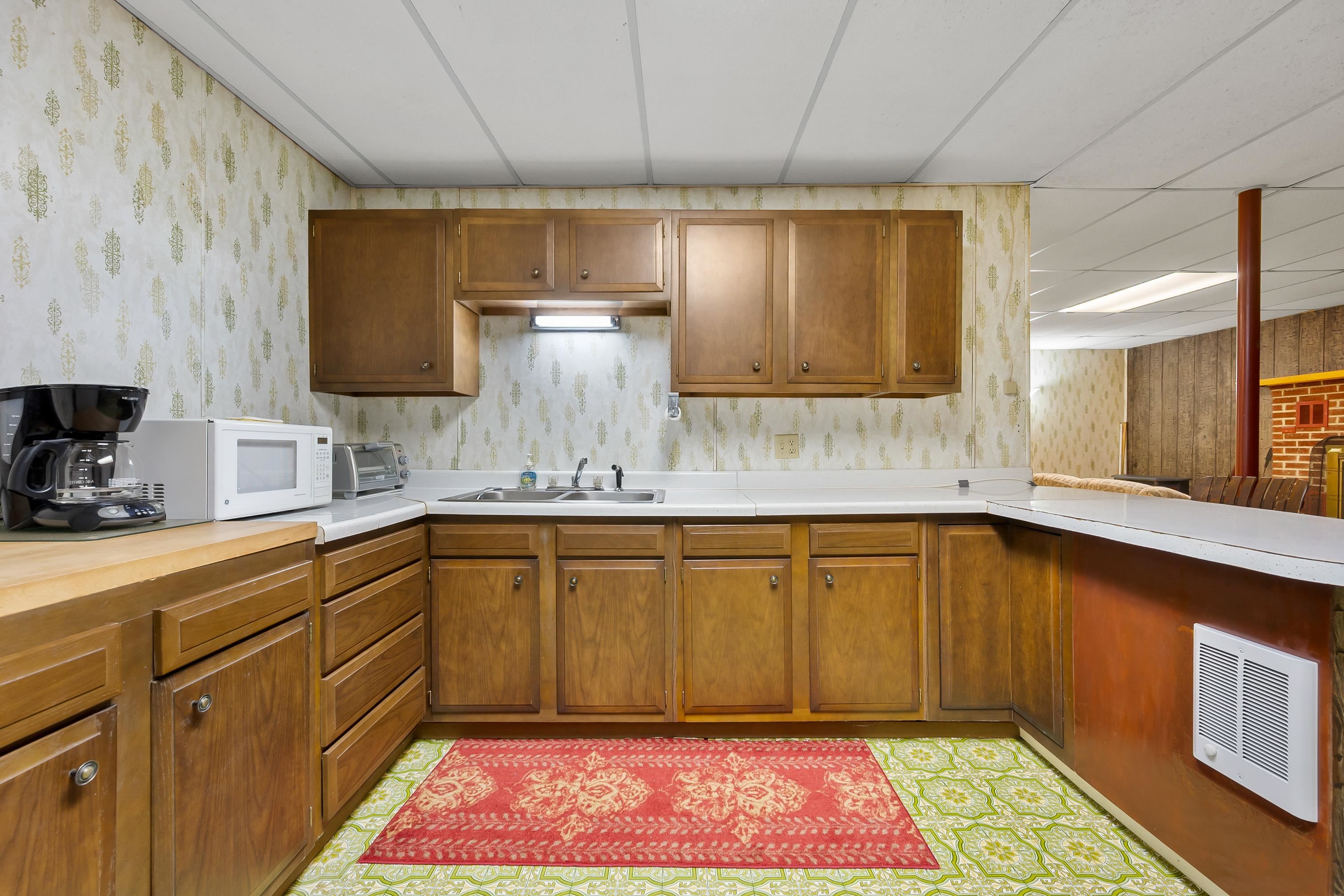 Rural Retreat, Virginia 24368, United States, 3 Bedrooms Bedrooms, ,3 BathroomsBathrooms,Residential,Pending,59132