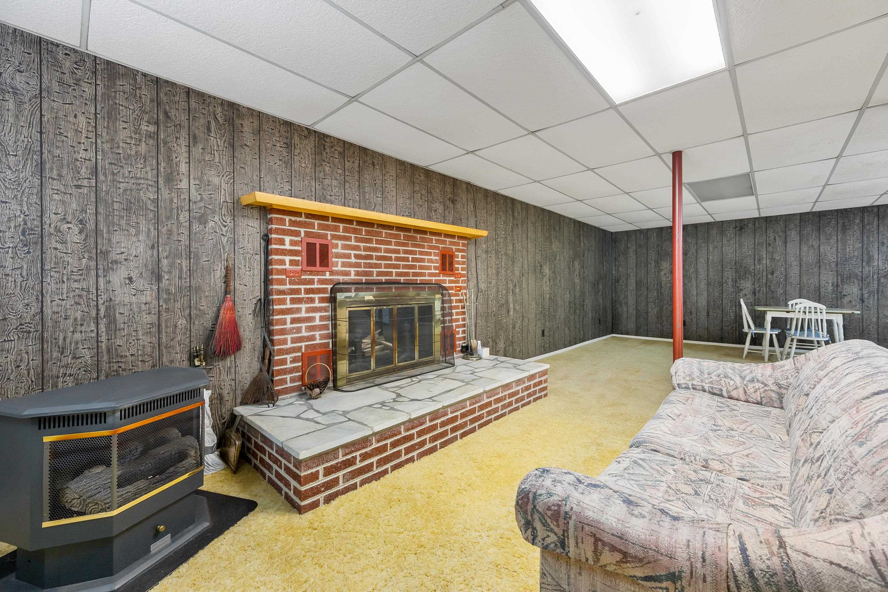 Rural Retreat, Virginia 24368, United States, 3 Bedrooms Bedrooms, ,3 BathroomsBathrooms,Residential,Pending,59132