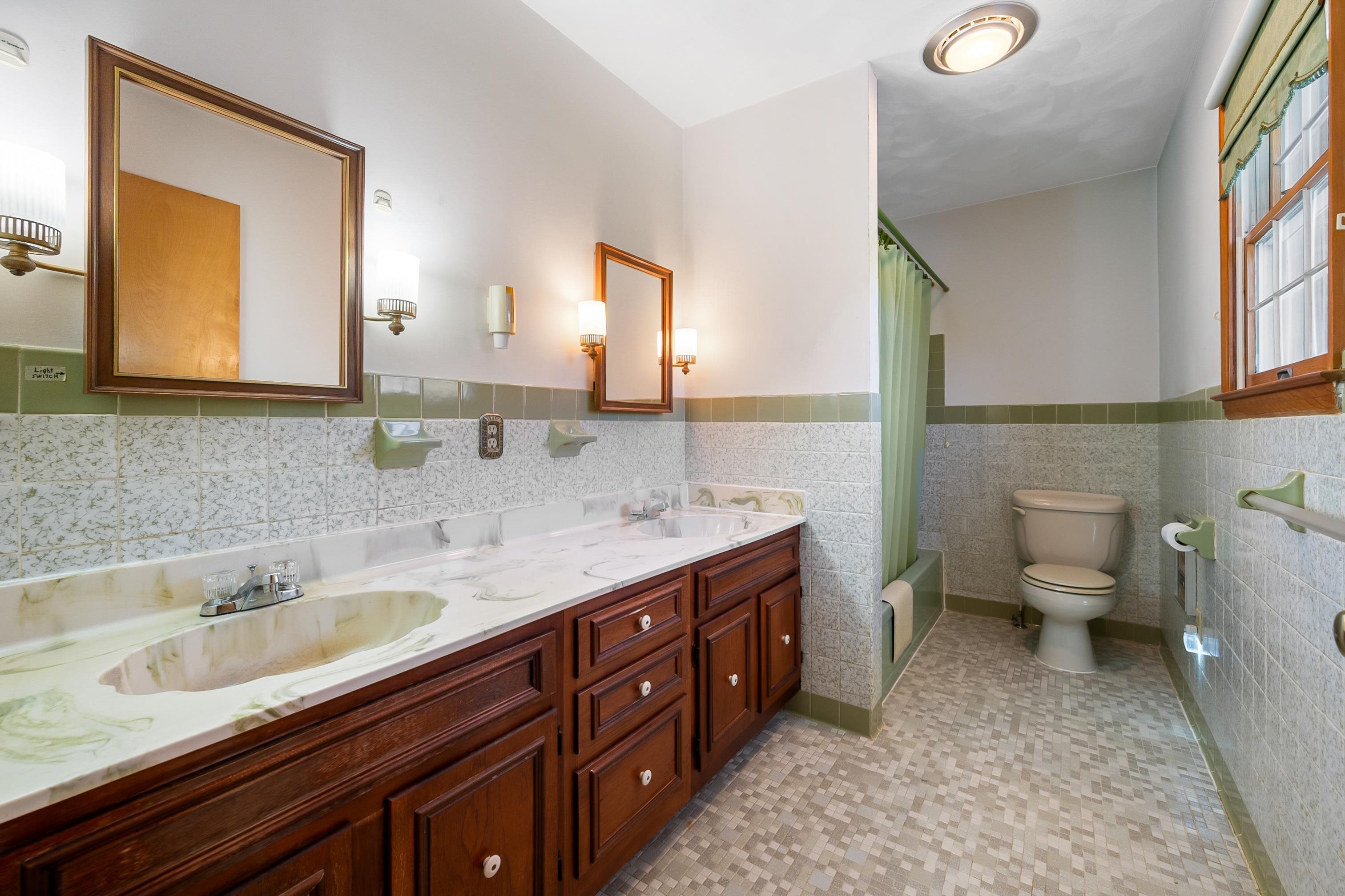 Rural Retreat, Virginia 24368, United States, 3 Bedrooms Bedrooms, ,3 BathroomsBathrooms,Residential,Pending,59132