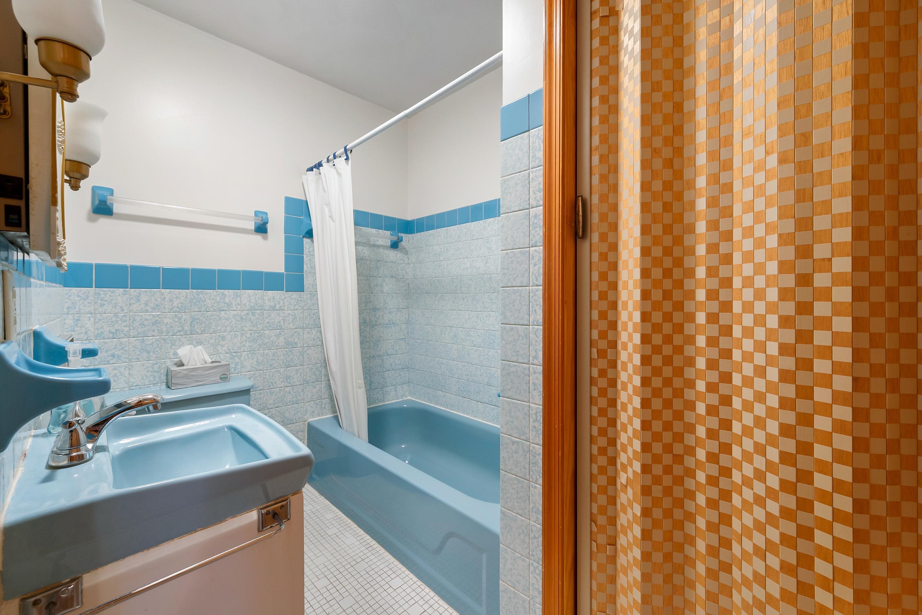 Rural Retreat, Virginia 24368, United States, 3 Bedrooms Bedrooms, ,3 BathroomsBathrooms,Residential,Pending,59132