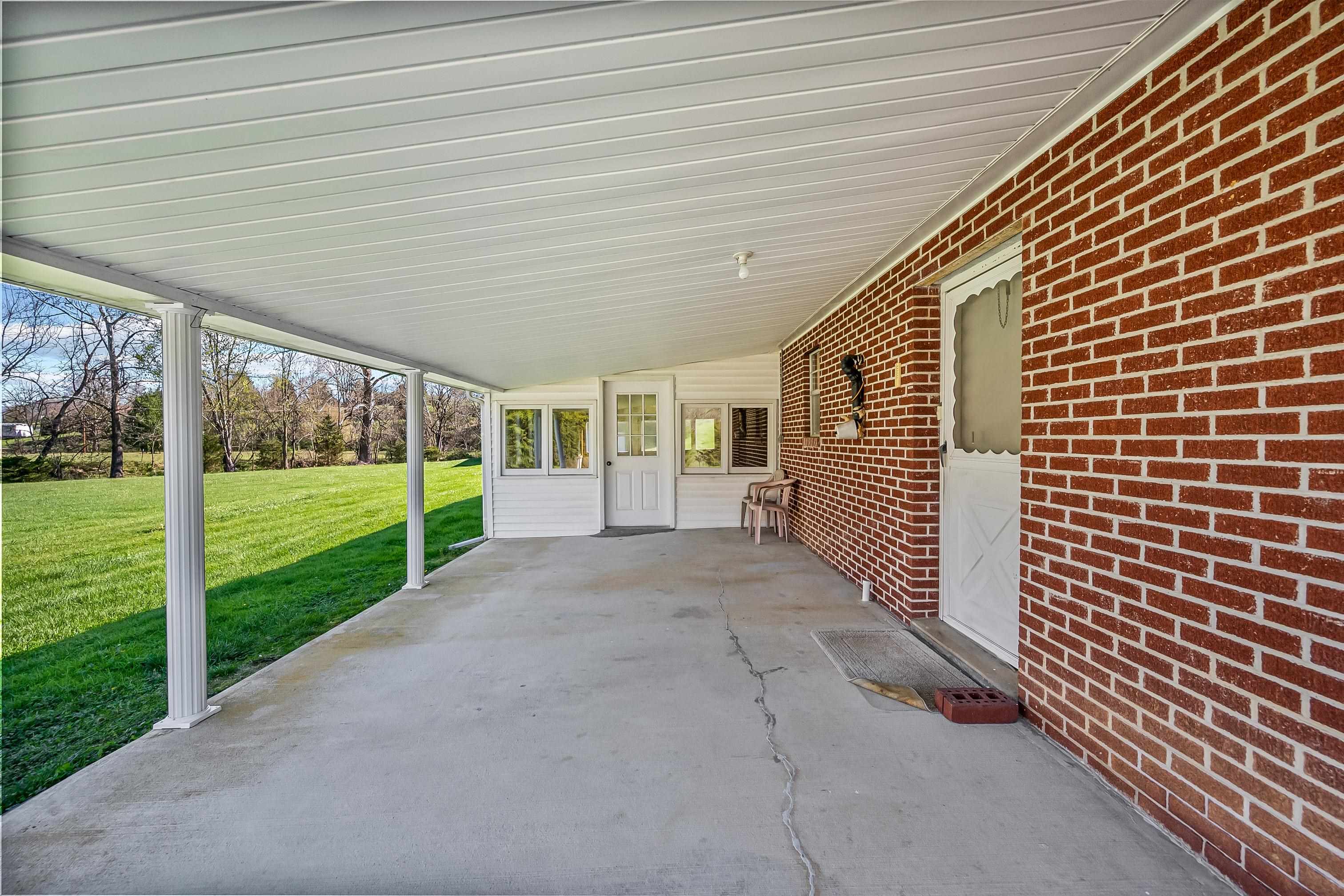 Rural Retreat, Virginia 24368, United States, 3 Bedrooms Bedrooms, ,3 BathroomsBathrooms,Residential,Pending,59132