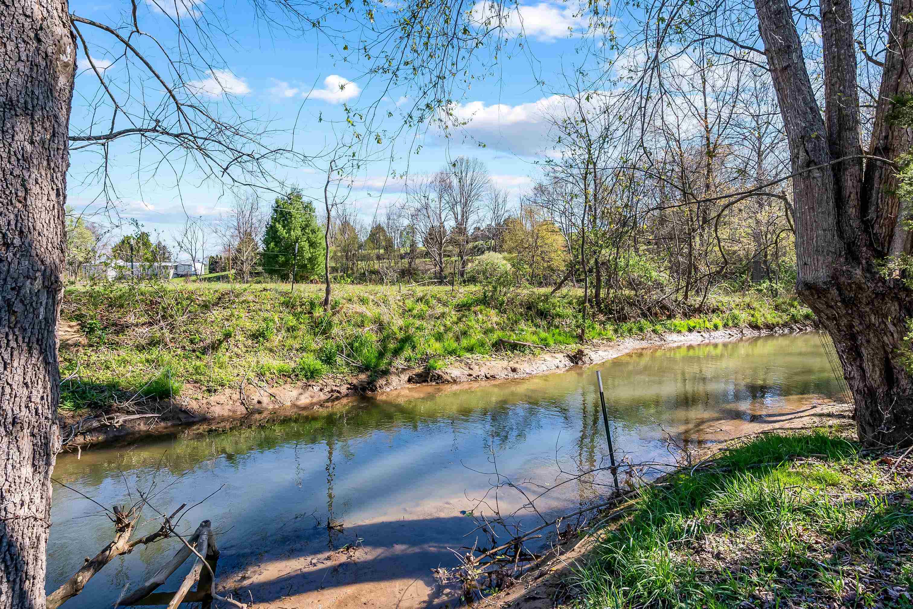 Rural Retreat, Virginia 24368, United States, 3 Bedrooms Bedrooms, ,3 BathroomsBathrooms,Residential,Pending,59132