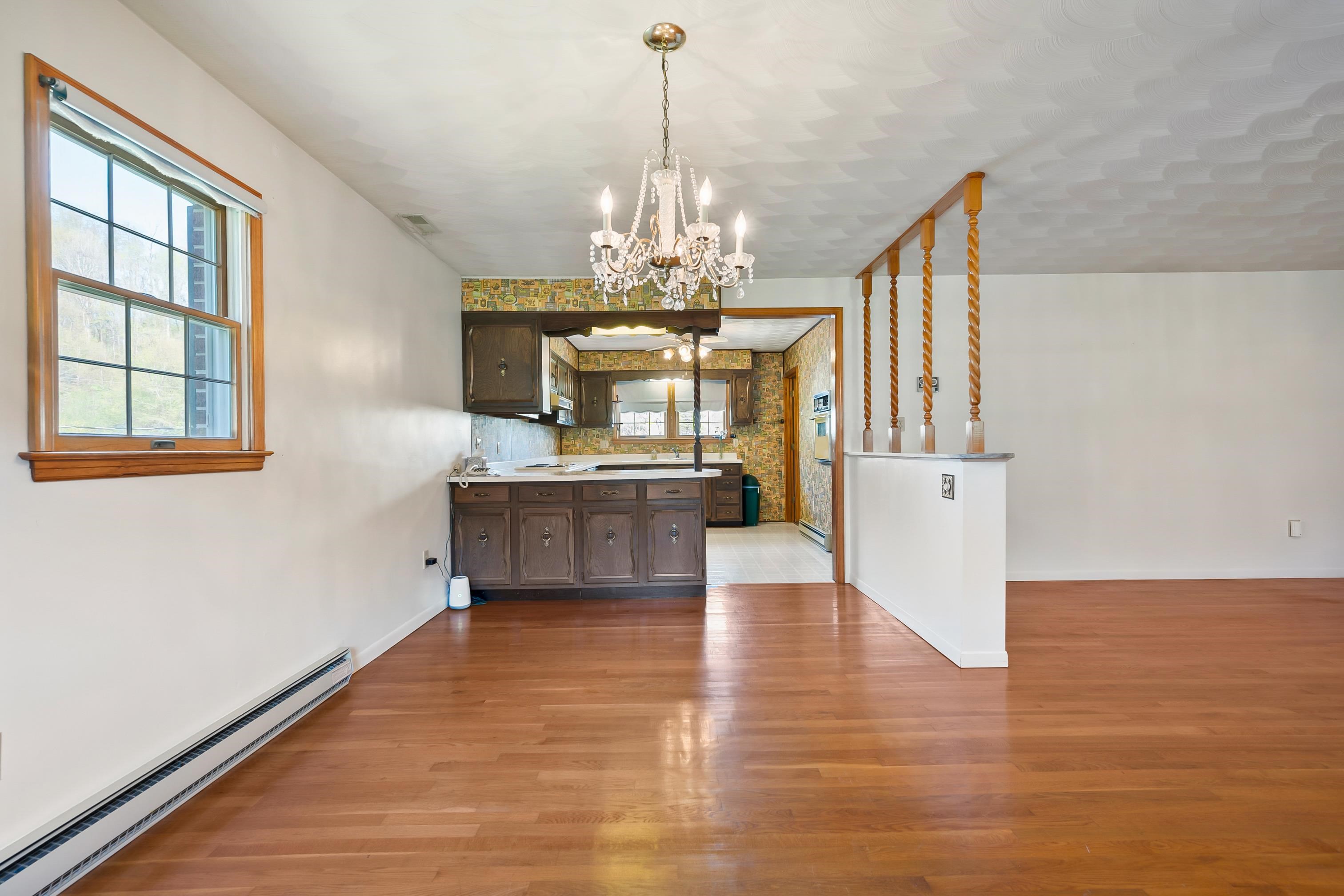 Rural Retreat, Virginia 24368, United States, 3 Bedrooms Bedrooms, ,3 BathroomsBathrooms,Residential,Pending,59132